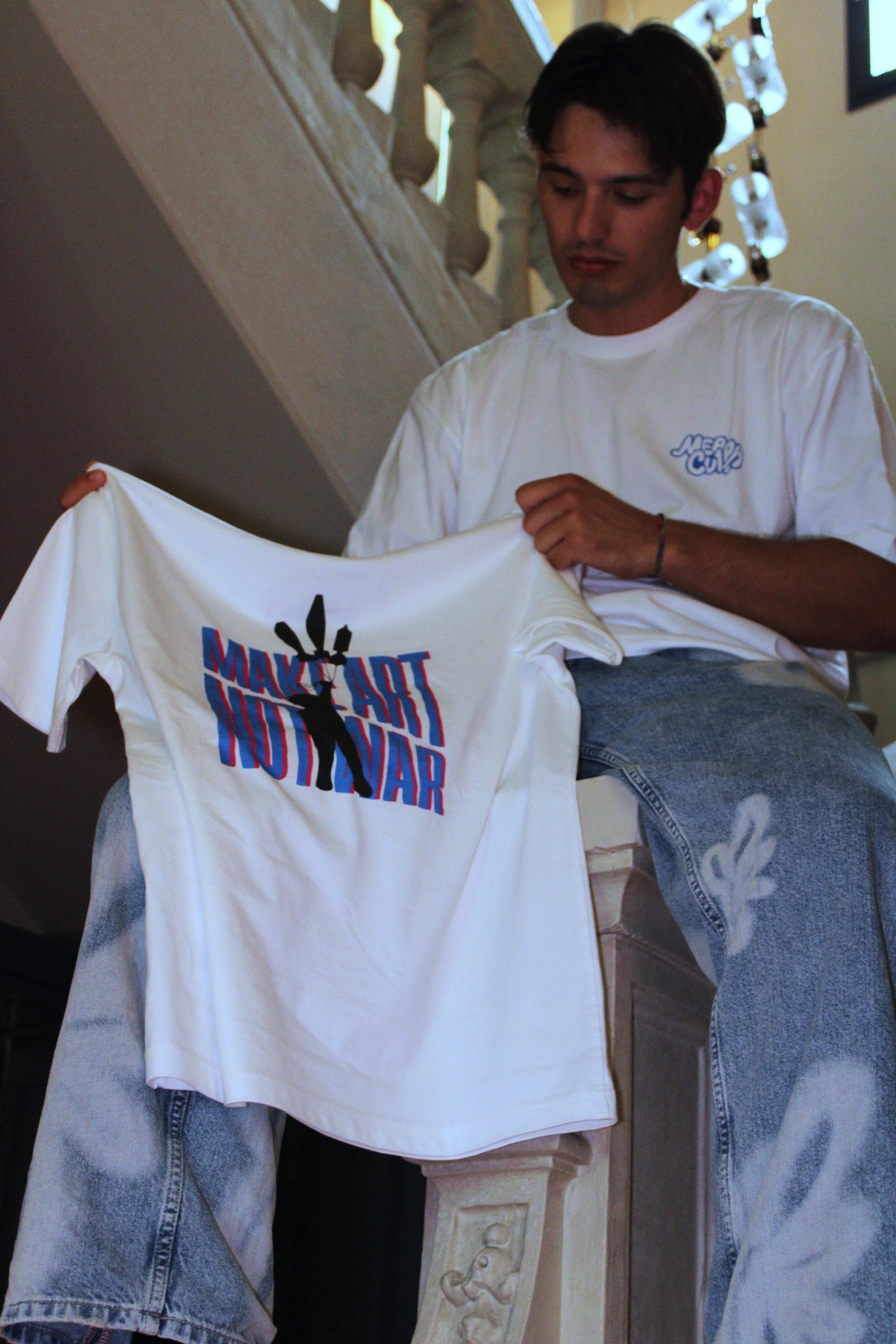 T-SHIRT MAKE ARE NOT WAR